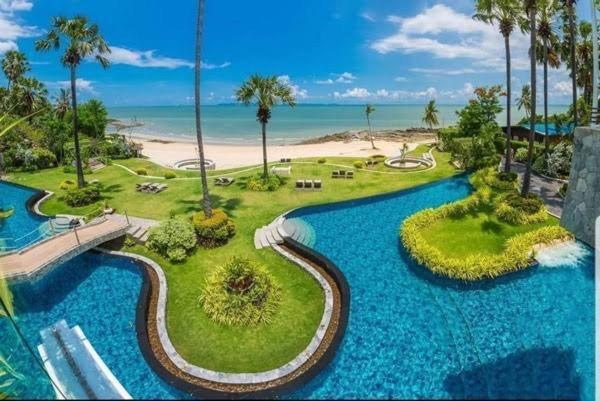 Luxurious Beachfront Pattaya Ngoại thất bức ảnh