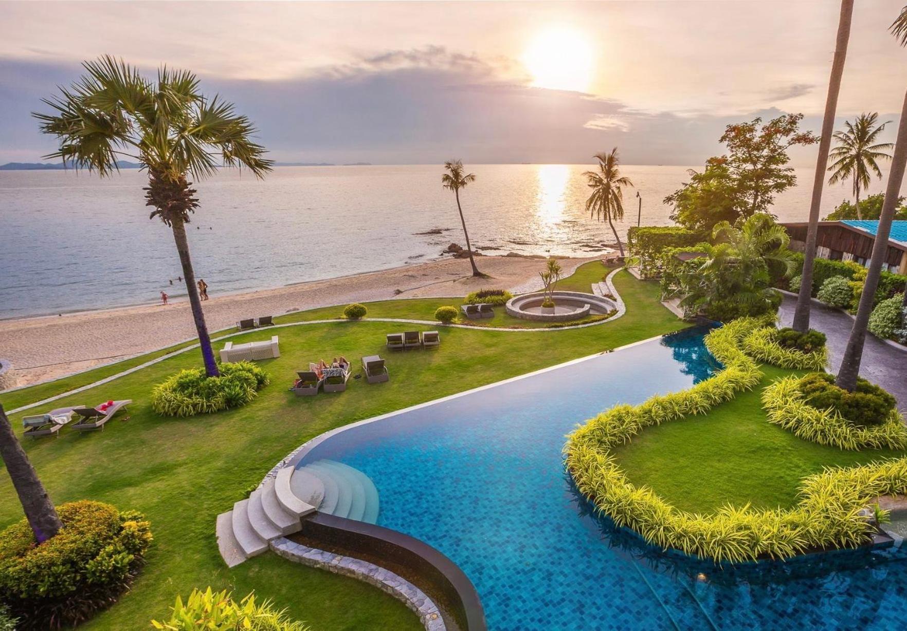 Luxurious Beachfront Pattaya Ngoại thất bức ảnh