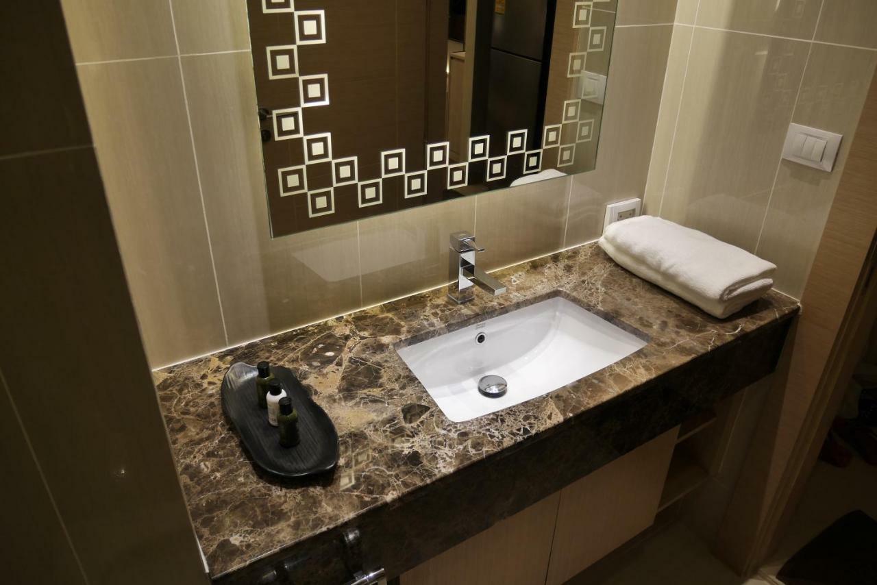 Luxurious Beachfront Pattaya Ngoại thất bức ảnh