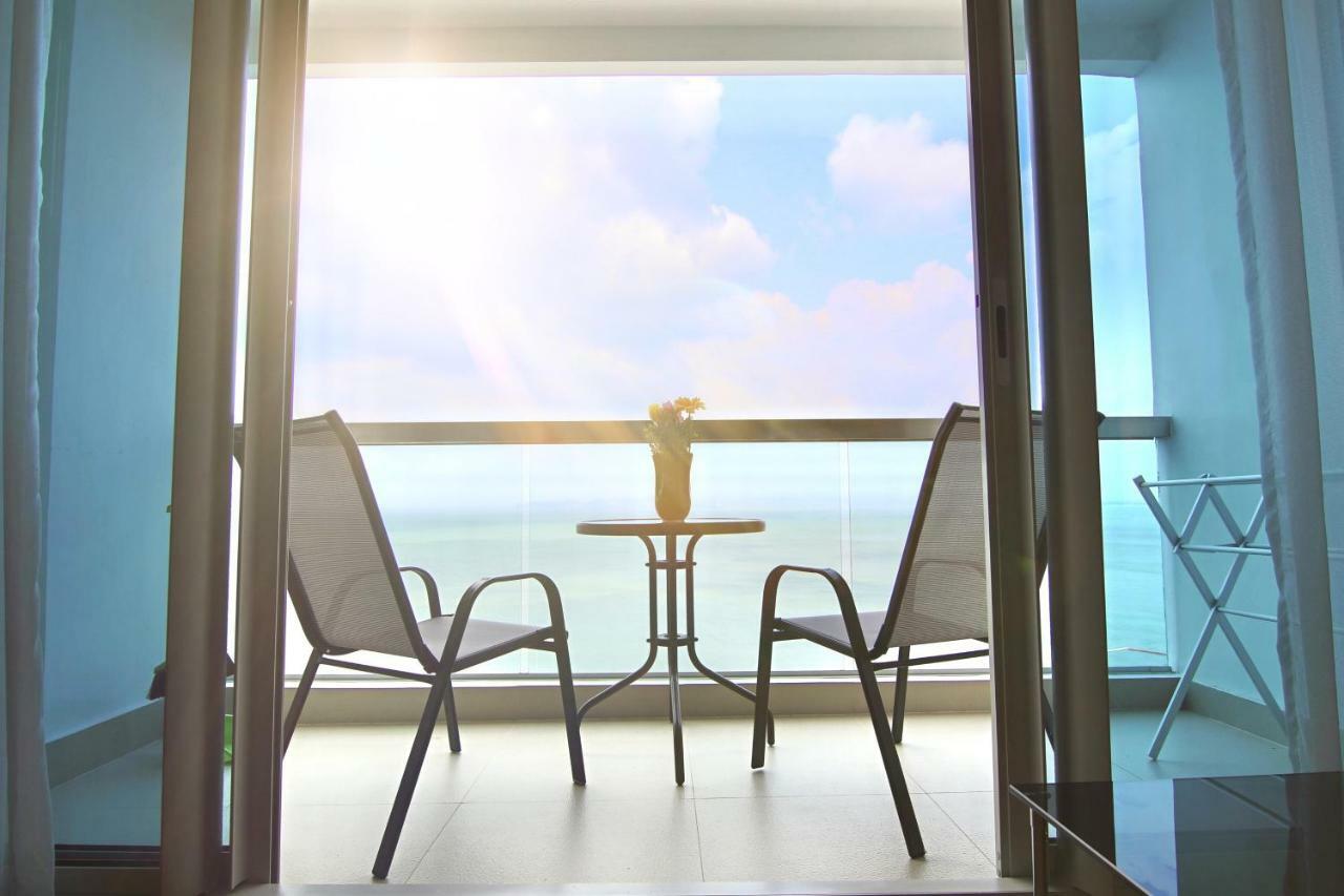 Luxurious Beachfront Pattaya Ngoại thất bức ảnh